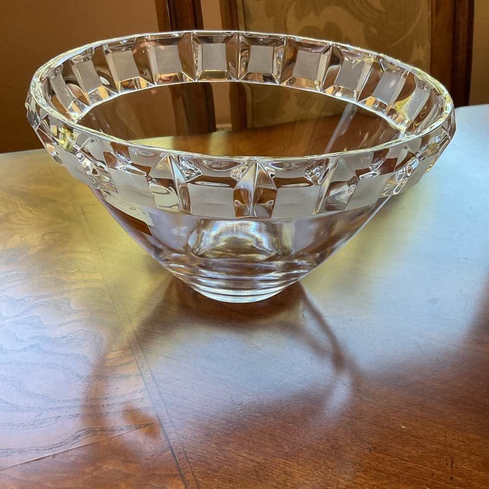 NACHTMANN CRYSTAL BOWL WITH FACETED SQUARE TRIM 8.5” ACROSS - Picture 3 of 15